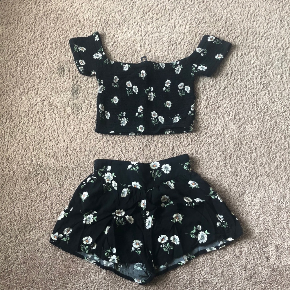 Floral crop top and shorts set